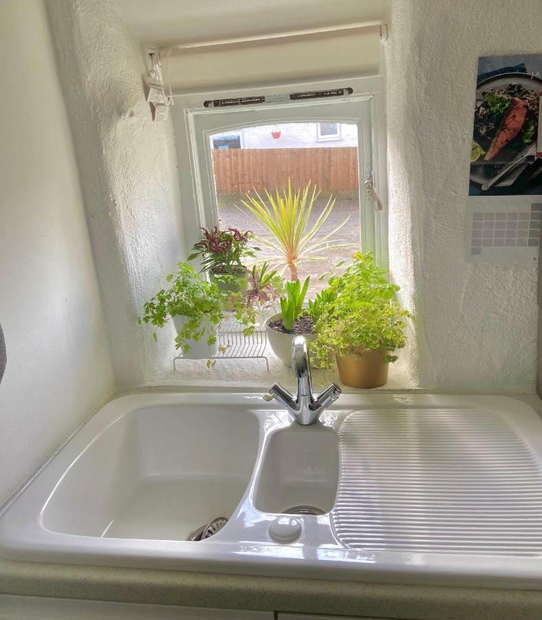 Idyllic Cornish Cottage, Superking Bed, Private Garden Dogs Welcome Truro Exterior photo